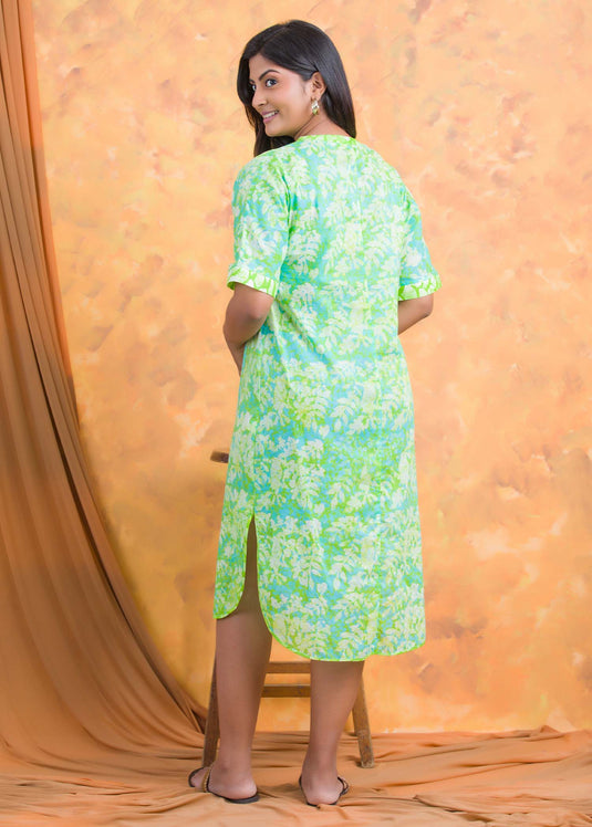 side slit detailed chineese collared Batik dress