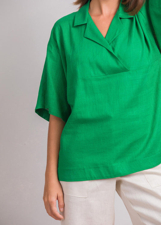 Boxy blouse with collar