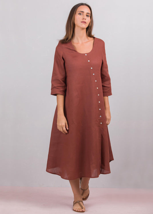 Button detailed dress