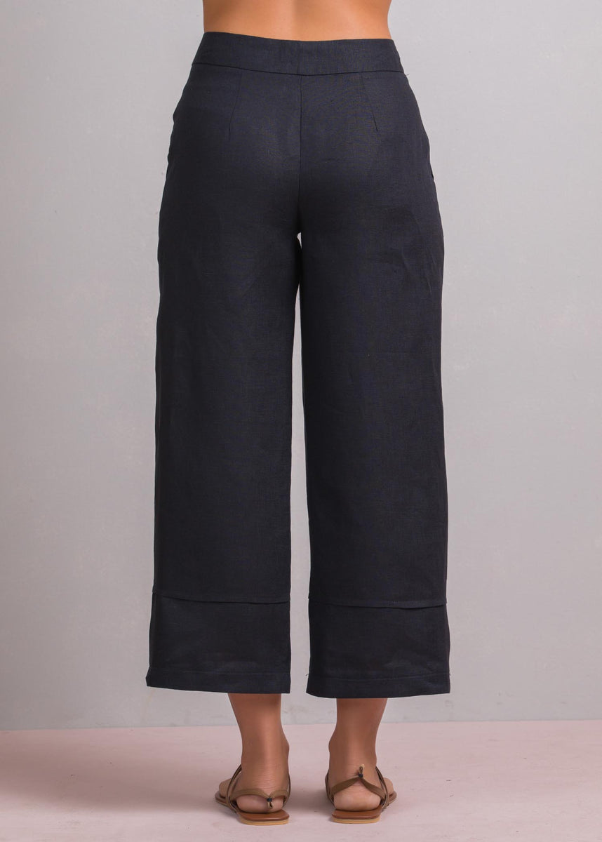 Pin tuck detailed pant