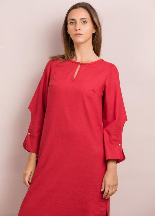 Round neck dress with sleeve cut-out