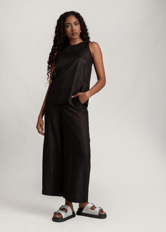 Sleeveless Top With Bottom Slit