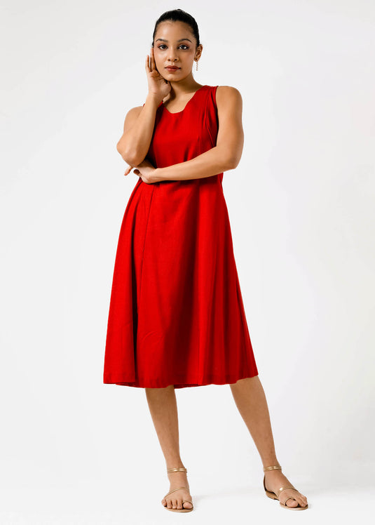 Sleeveless Dress With Piping Detail