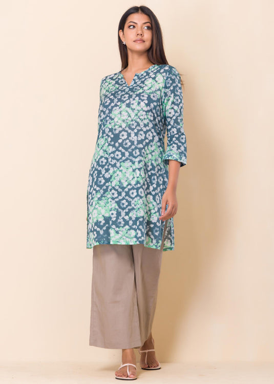 Batik Cloudy Floral Detailed Kurtha Top