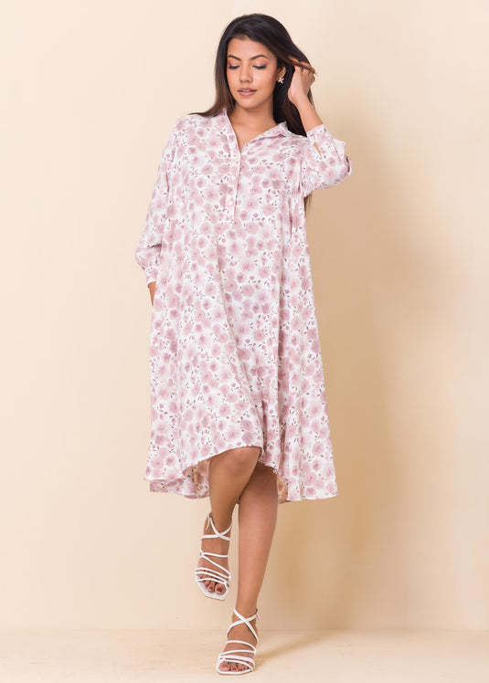 Printed volumy dress with collar