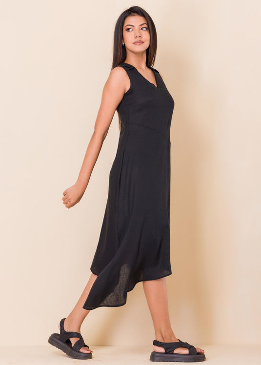 Sleeveless v neck linen dress