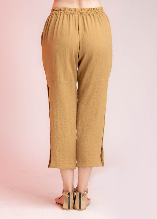 Three Quarter Pant With Button Detail