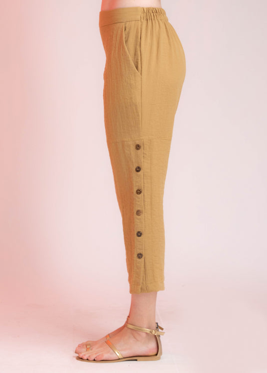 Three Quarter Pant With Button Detail