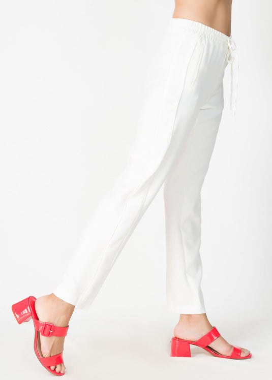 Side seam detailed straight pant